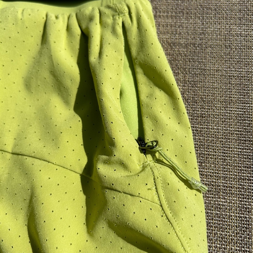Lululemon Fast and Free short lined Wasabi. Mens size small - Picture 10 of 15